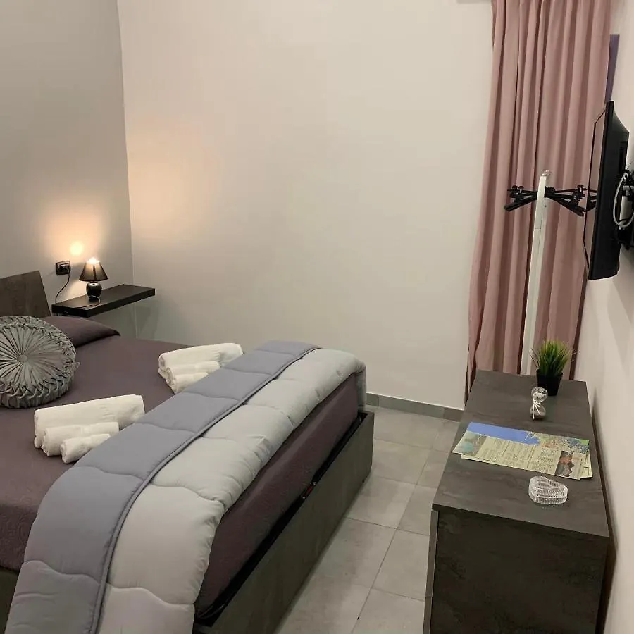 Miris Apartment Fast Comfortable Naples Airport Capodichino 25 Minutes Walk Self Check-In Italy